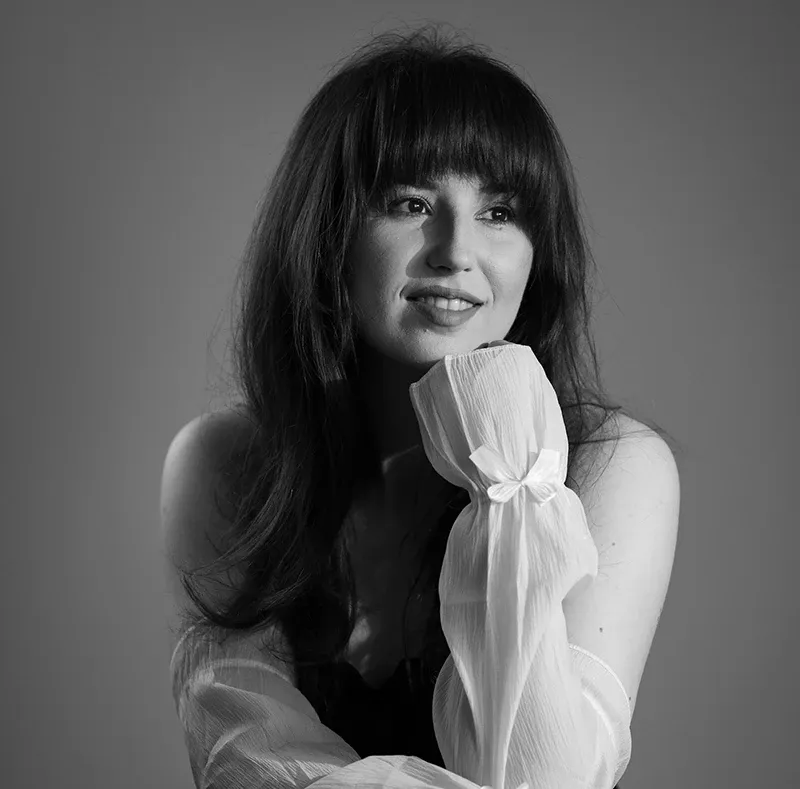 Studio-quality headshot captured using Virtual Booth