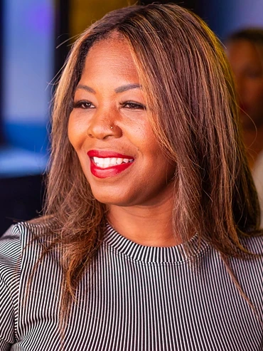 Guest using Simple Booth HALO