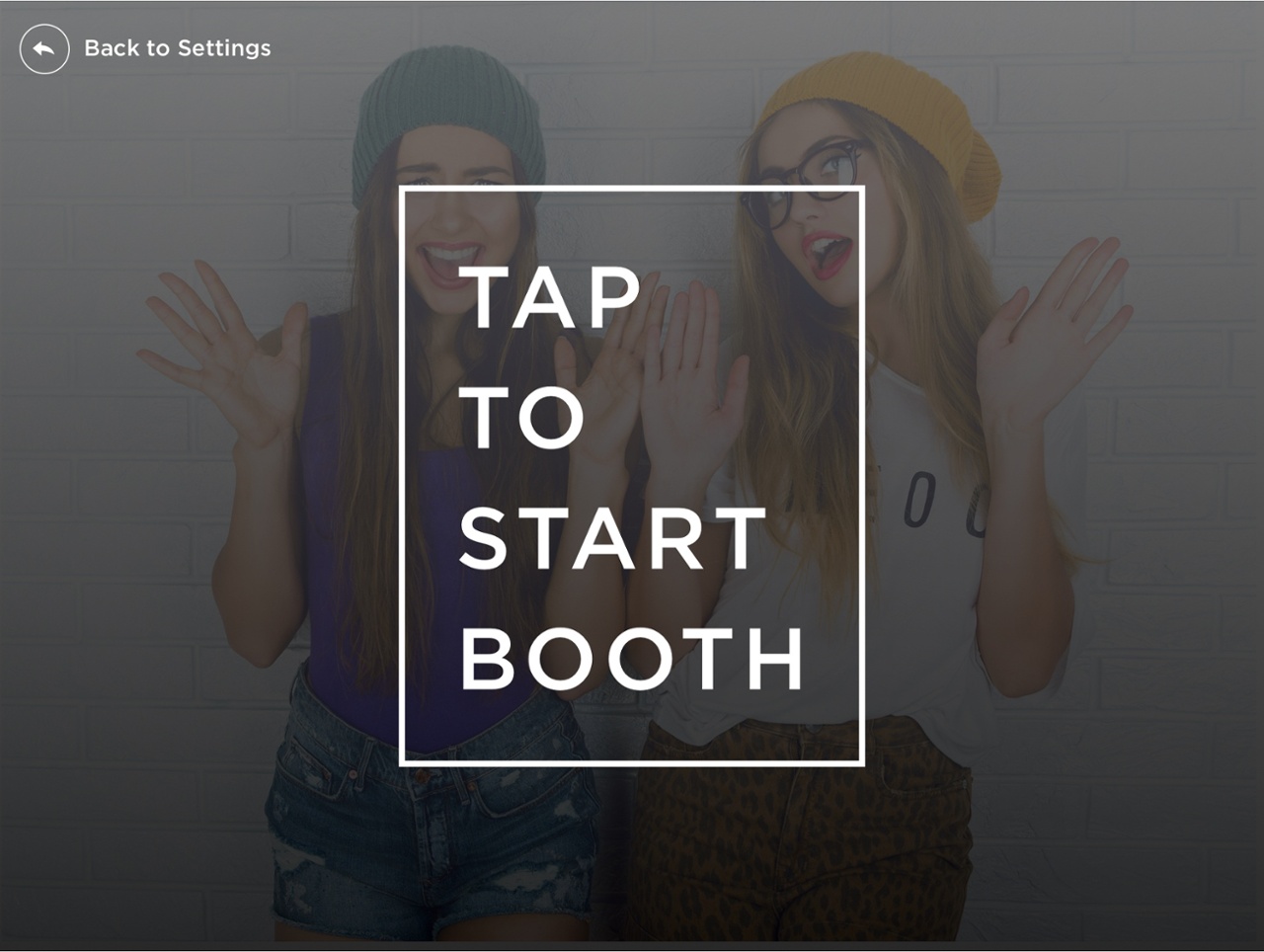 Simple Booth Tap to Start screen